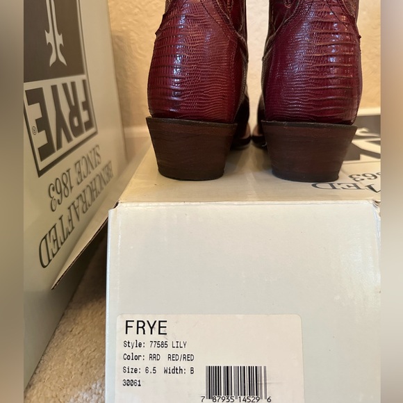 These gorgeous Frye Lily Lizard cowboy boots will be the star in your closet. - Picture 2 of 8